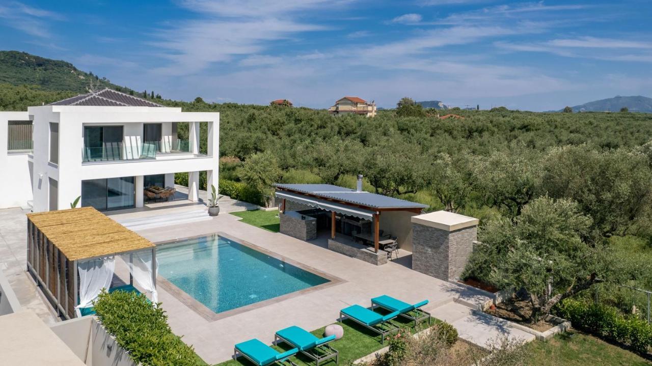 Antonia Villa - Luxurious Serenity With Private Pool, By Zantewize Kalipadhon Exterior photo