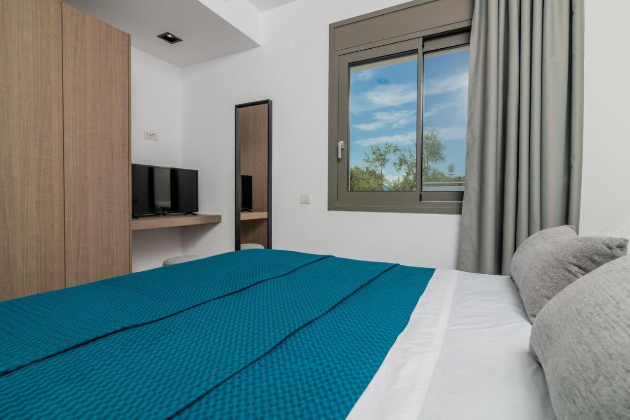 Antonia Villa - Luxurious Serenity With Private Pool, By Zantewize Kalipadhon Exterior photo