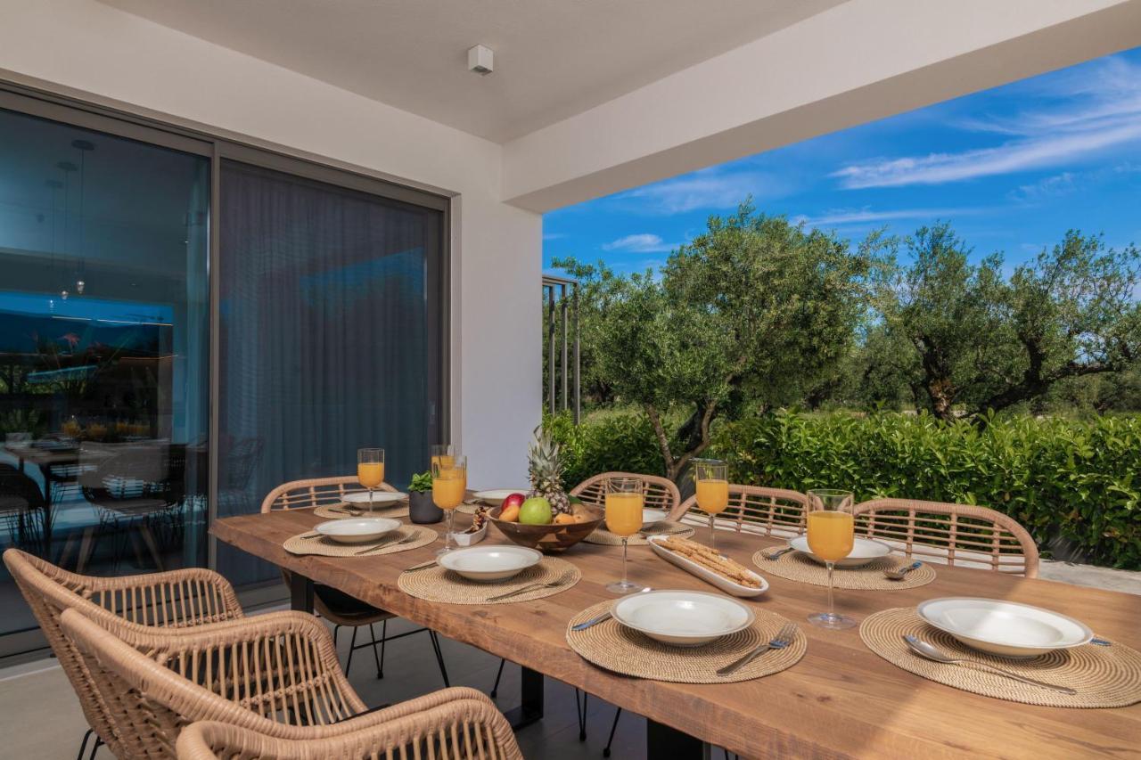 Antonia Villa - Luxurious Serenity With Private Pool, By Zantewize Kalipadhon Exterior photo