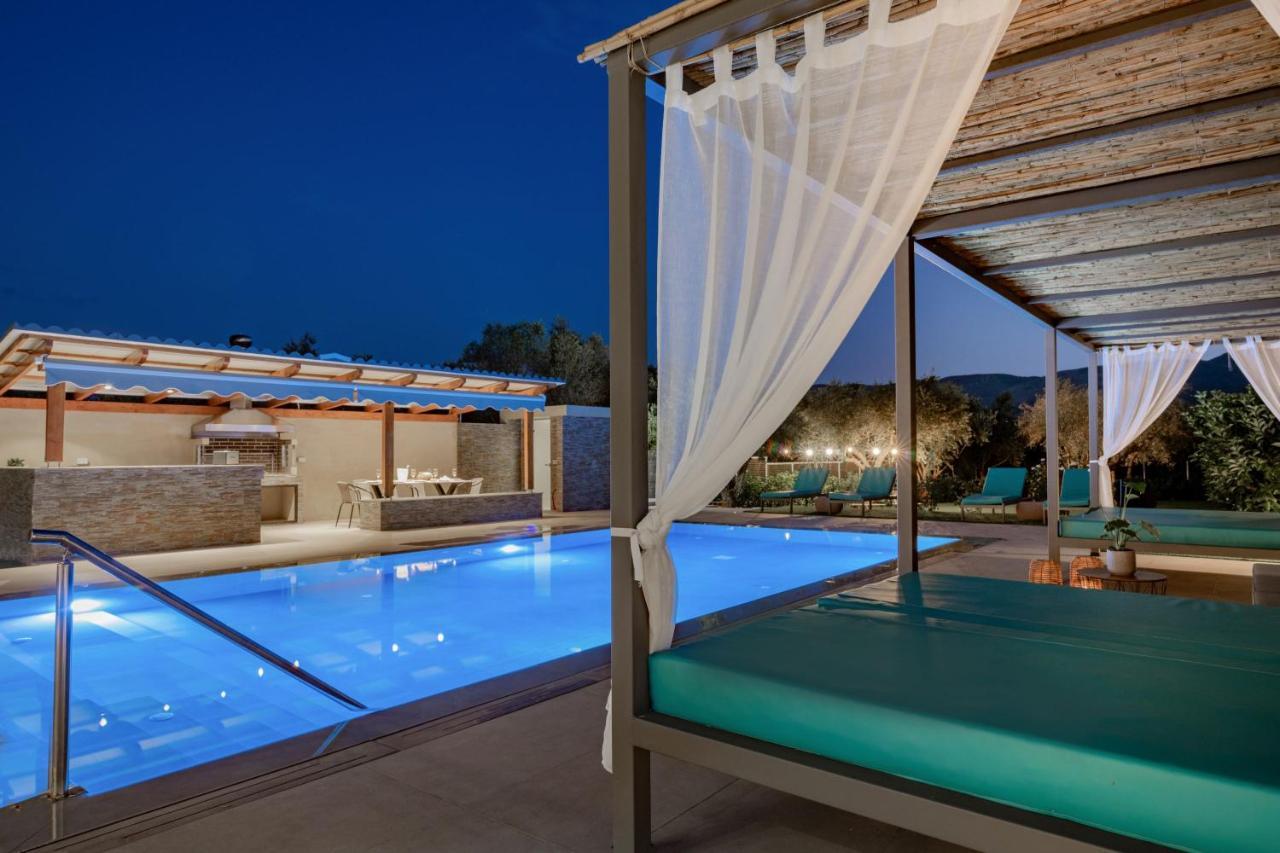 Antonia Villa - Luxurious Serenity With Private Pool, By Zantewize Kalipadhon Exterior photo